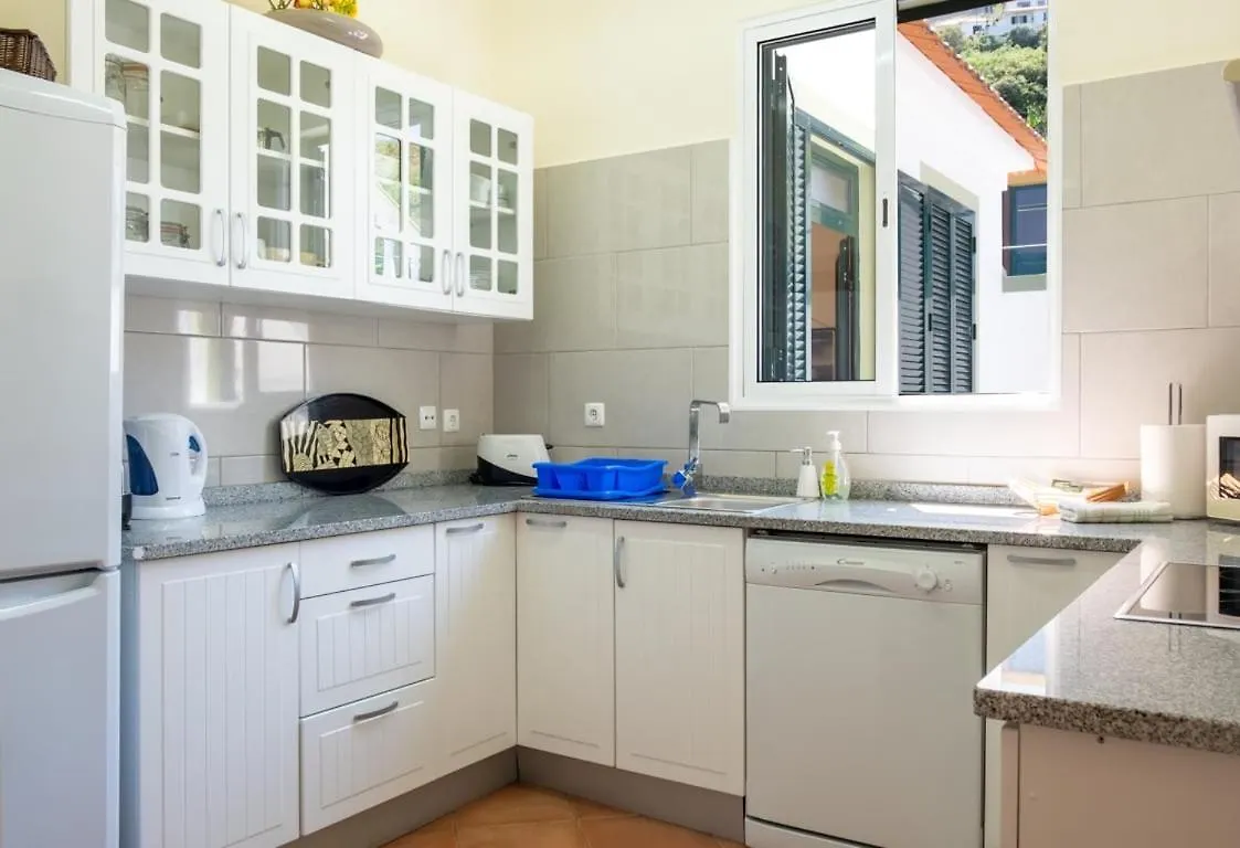 Hotel Guestready - Hikers Haven São Roque do Faial 0*, Faial Island (Azores)
